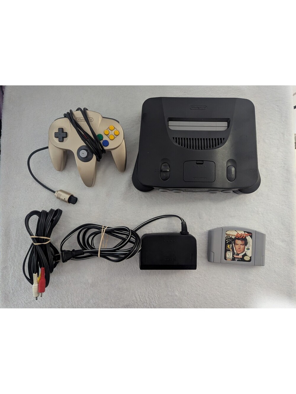 Nintendo 64 Console Bundle With Goldeneye 007 Gold Controller and Cables Tested